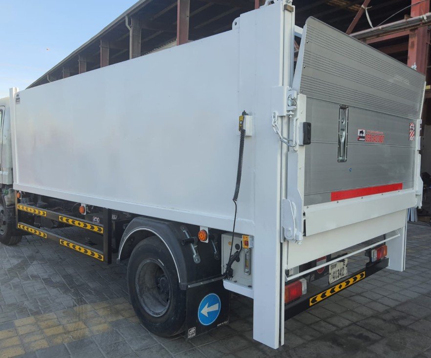 Tipper with Tail Gate